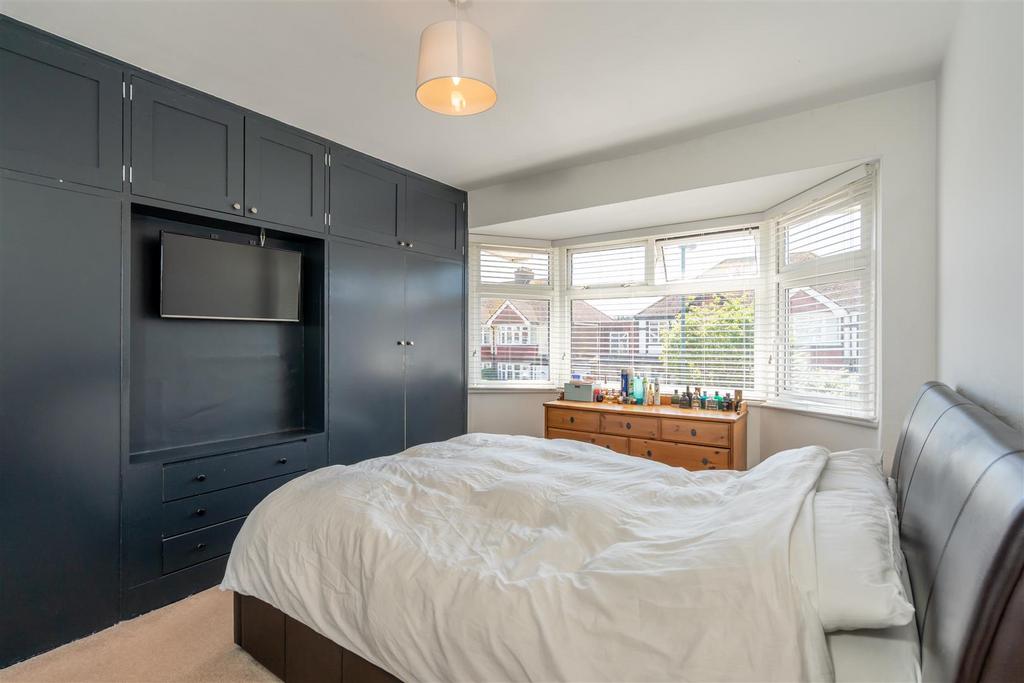 Bedroom 1.jpg