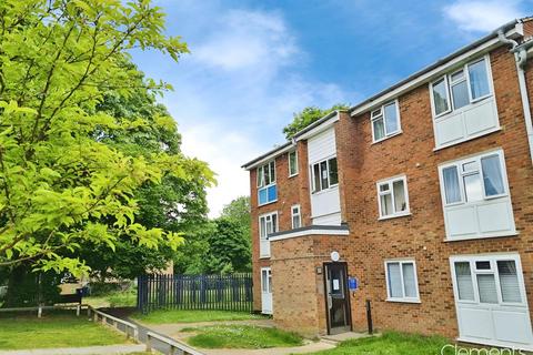 6 Aragon Close, Hemel Hempstead, HP2 7LG