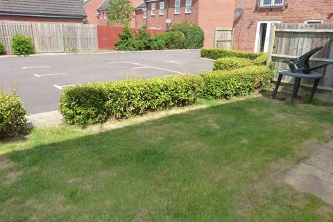 2 bedroom ground floor flat to rent, Dunmore Road, Little Bowden