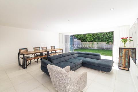 4 bedroom house for sale, Rays Drive, Lancaster LA1