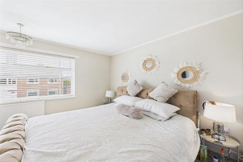 27 Hoylake Road, Middlesbrough, TS4 3JL