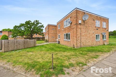 109 Falcon Drive, Stanwell, Staines, TW19 7EX