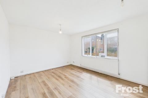 109 Falcon Drive, Stanwell, Staines, TW19 7EX