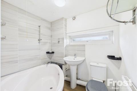 109 Falcon Drive, Stanwell, Staines, TW19 7EX