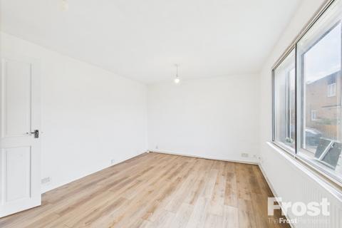 109 Falcon Drive, Stanwell, Staines, TW19 7EX