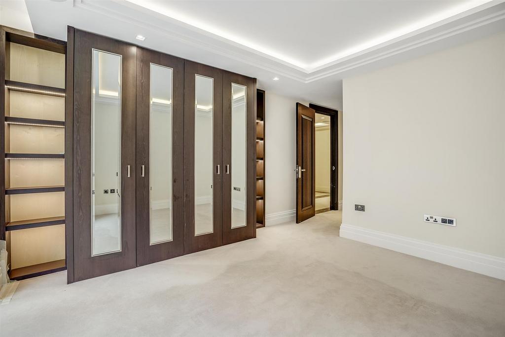 39 Wren House,190 Strand,WC2 R-21.jpg