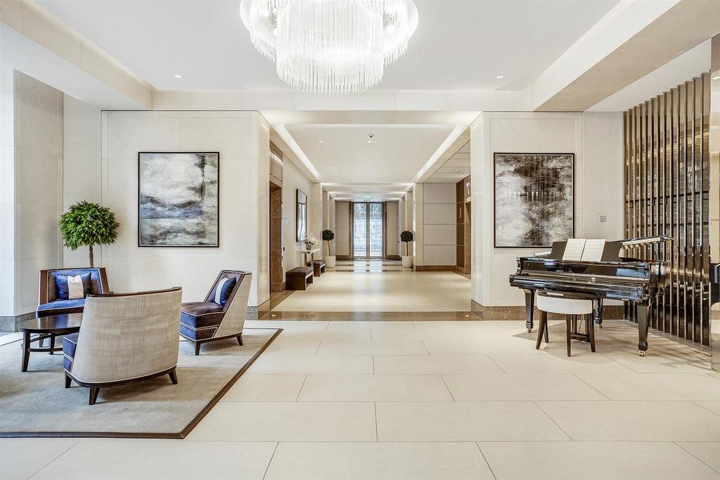 39 Wren House,190 Strand,WC2 R-14.jpg
