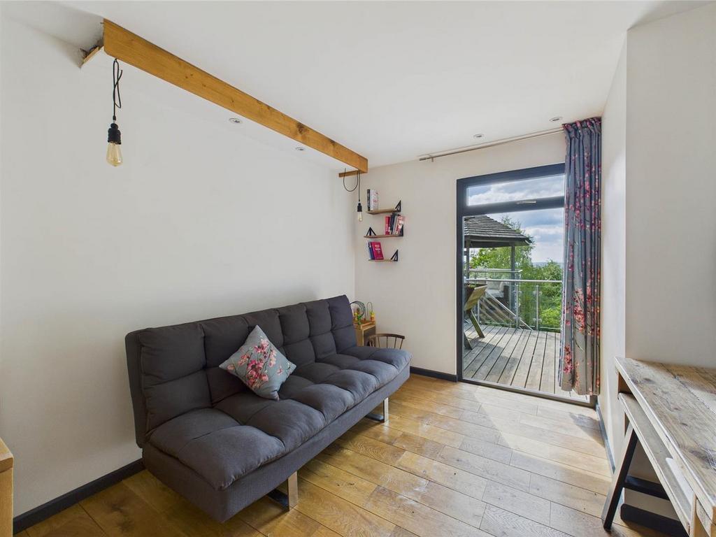 CAM02541 G0-PR0452-STILL037.jpg