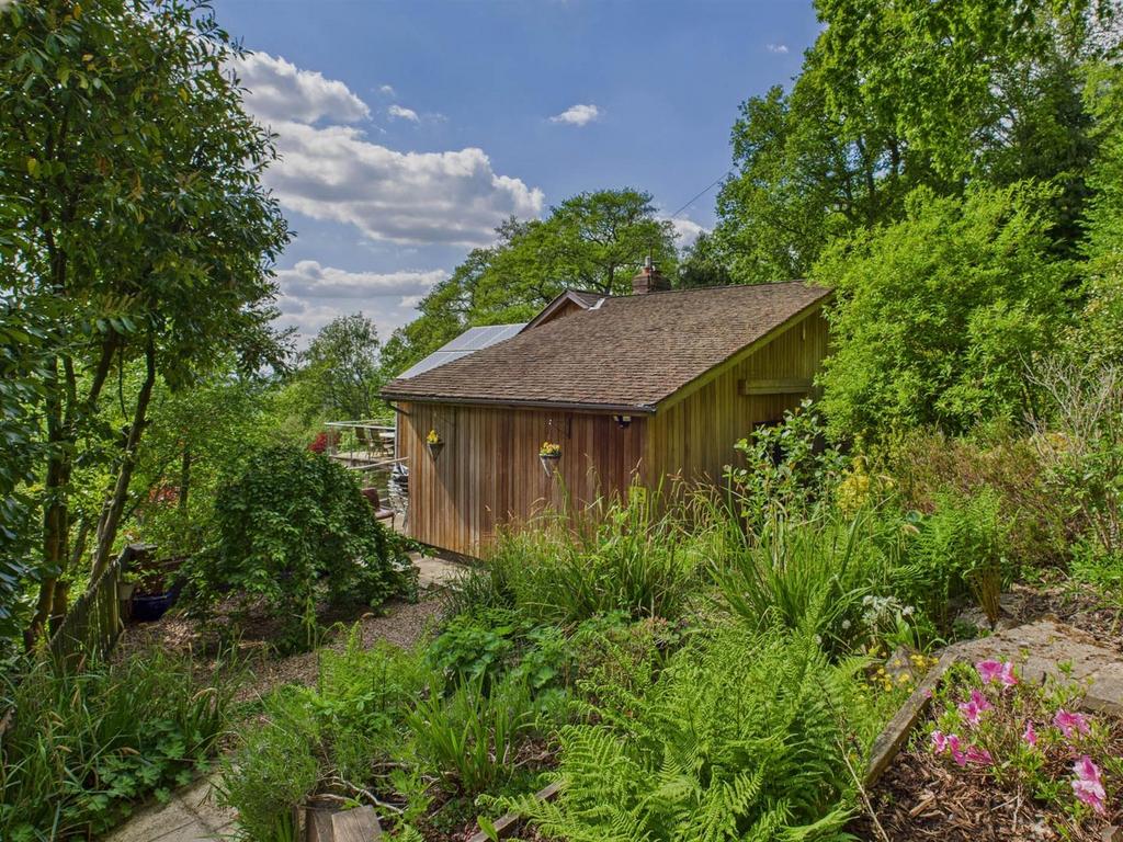 CAM02541 G0-PR0452-STILL064.jpg