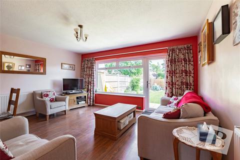 3 bedroom semi-detached house for sale, Thorncroft, Hornchurch, RM11