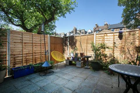 79 Bavent Road, London, SE5 9RZ