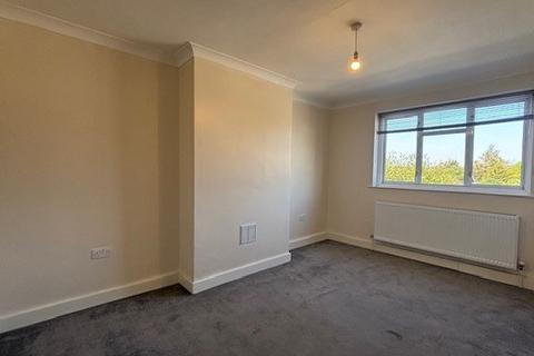 1 bedroom flat to rent, Belgrave Avenue, Romford RM2