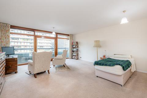 Studio for sale, Barbican, London EC2Y