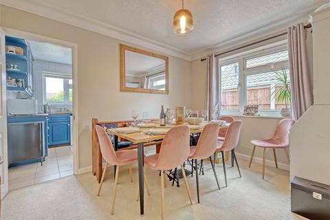 2 bedroom bungalow for sale, Maplin Way, Thorpe Bay, Essex, SS1