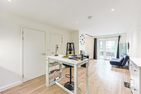 1 bedroom apartment for sale, Commander Avenue, Beaufort Park, Colindale, NW9