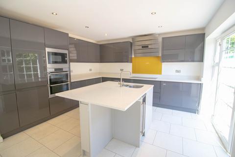 3 bedroom detached house to rent, Clarkes Lane, Beeston, Chilwell, Nottingham, NG9