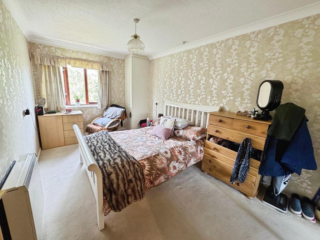 47ce5f96-Bedroom.jpg