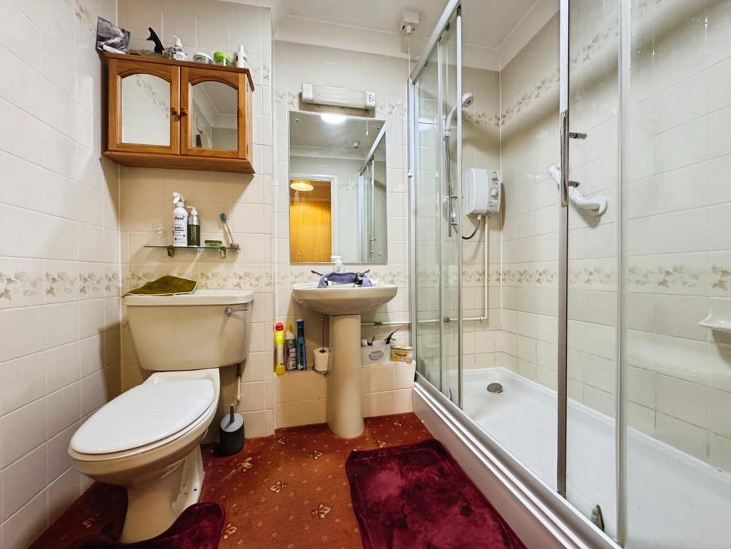 Eff082be-Shower 20 Room.jpg