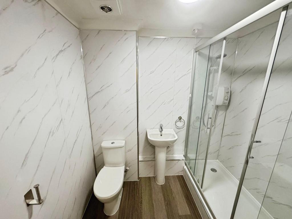 Shower Room.jpeg