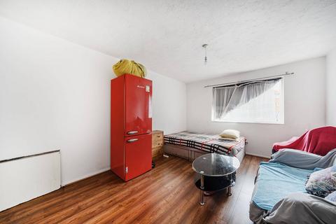19 Kennedy Close, Mitcham, CR4 2AR
