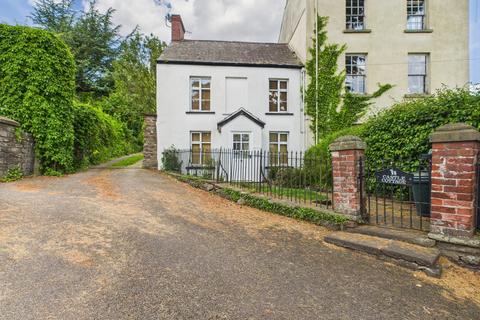 Castle Parade, Usk NP15