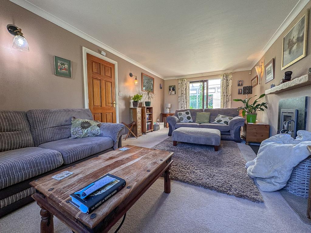 Living Room (3)
