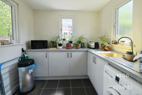 2 bedroom bungalow for sale, Torquay TQ1