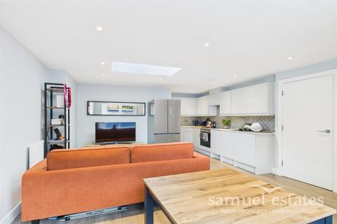 1 bedroom flat for sale, Deburgh Road, London, SW19