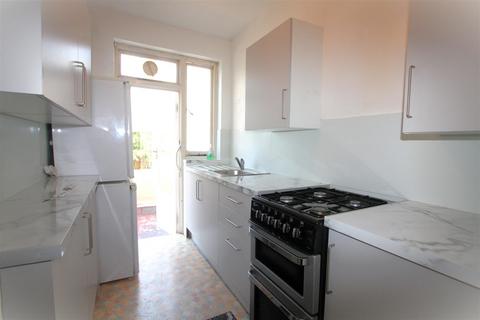 3 bedroom end of terrace house for sale, Russell Road, Mitcham