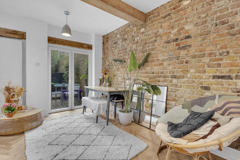 4 bedroom terraced house for sale, Belgrade Road, London N16