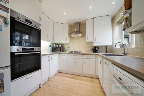 16 Heton Gardens, London, NW4 4XS