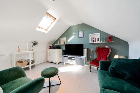 2 bedroom duplex for sale, Bulwer Road, Barnet, EN5