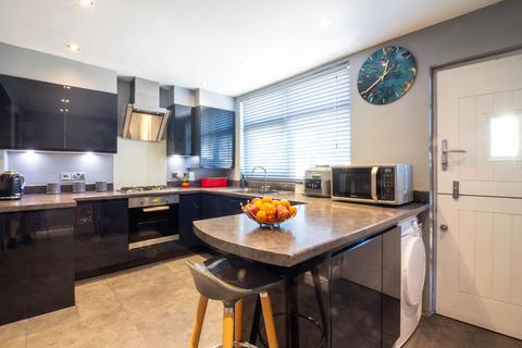 3 bedroom terraced house for sale, 42 Oakthwaite Road, Windermere
