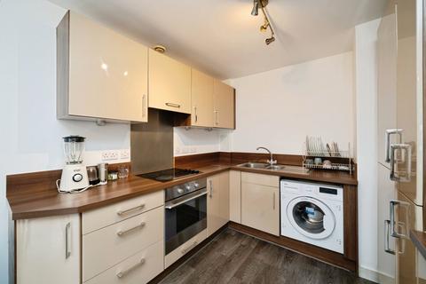 1 bedroom apartment for sale, Mercer Walk, Uxbridge UB8