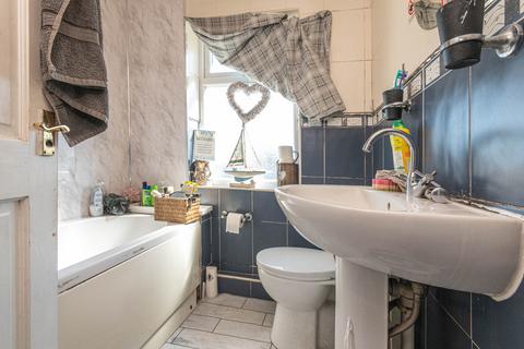 3 bedroom end of terrace house for sale, Wellington Street, Huddersfield HD3