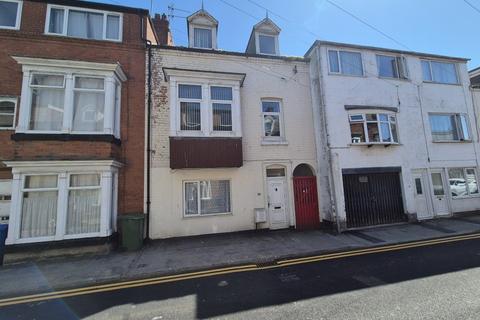 1 bedroom flat for sale, North Street, Bridlington, YO15 2DY