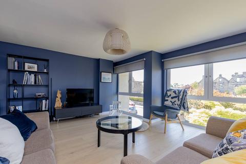 44 Summerside Street, Edinburgh, EH6 4NU