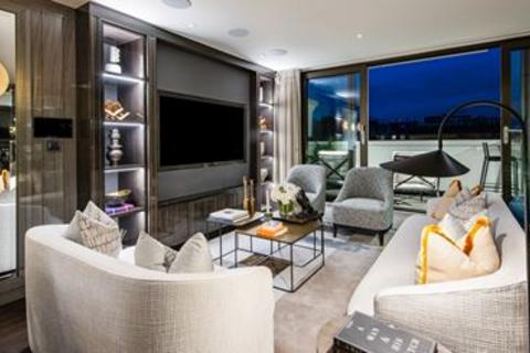 3 bedroom flat to rent, London, W8