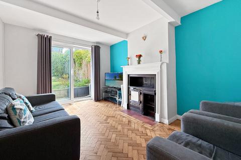 32 Bryngwyn, Caerphilly, CF83 1ET