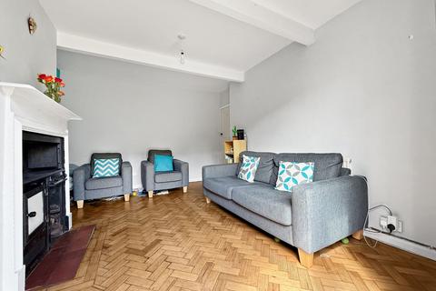 32 Bryngwyn, Caerphilly, CF83 1ET