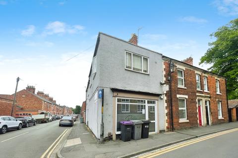 undefined, Castlegate, Grantham, NG31