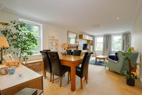 Flat 5, Treetops The Mount, Caversham, Reading, RG4 7RE