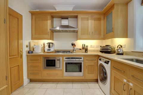 Flat 5, Treetops The Mount, Caversham, Reading, RG4 7RE