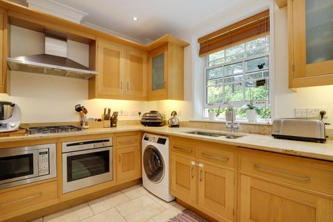 Flat 5, Treetops The Mount, Caversham, Reading, RG4 7RE