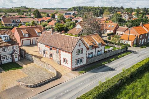 7 bedroom detached house for sale, Chain Free in Thornham
