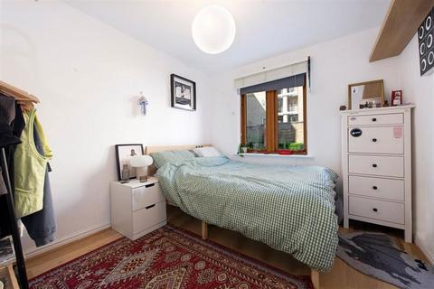 2 bedroom flat for sale, Sunlight Square, London E2