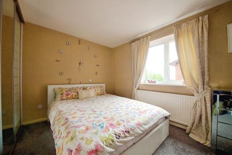 1 bedroom flat for sale, Darwin Close, Friern Barnet, London, N11