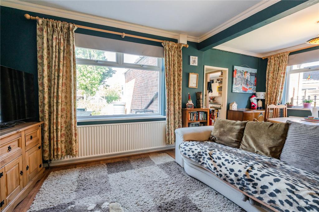 Living Room (2)