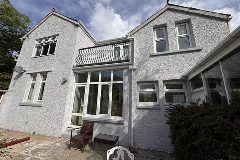 2 Bryn Bach Road, Upper Brynamman, Ammanford, SA18 1BH