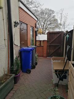 17 Berry Brow, Manchester, M40 1QR
